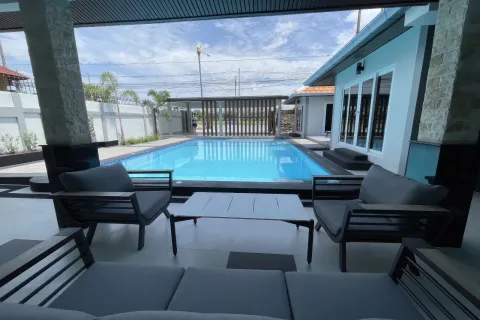 Villa in Pattaya, Thailand 4 bedrooms № 155664 - photo 4