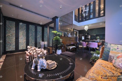 Condo in Bangkok, Thailand, 3 bedrooms № 187512 - photo 9