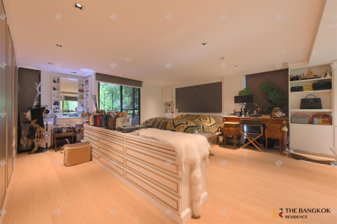 Condo in Bangkok, Thailand, 3 bedrooms № 187512 - photo 3