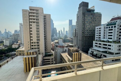 Studio in the Condo in Khlong Toei, Bangkok, Thailand  № 136152 - photo 19