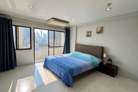 Studio in the Condo in Khlong Toei, Bangkok, Thailand  № 136152 - photo 8