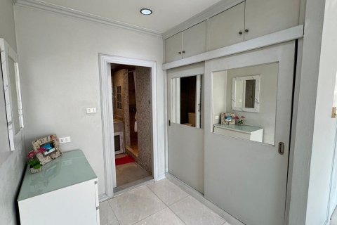 Studio in the Condo in Khlong Toei, Bangkok, Thailand  № 136152 - photo 12