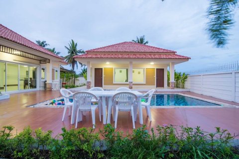 Villa in Hua Hin, Thailand 4 bedrooms № 171232 - photo 29