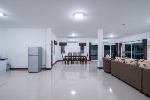 Villa in Hua Hin, Thailand 4 bedrooms № 171232 - photo 11