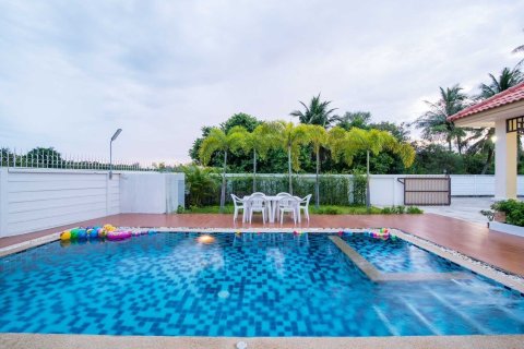 Villa in Hua Hin, Thailand 4 bedrooms № 171232 - photo 19
