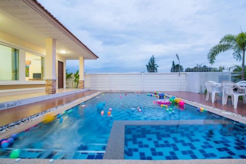 Villa in Hua Hin, Thailand 4 bedrooms № 171232 - photo 22