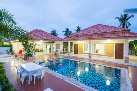 Villa in Hua Hin, Thailand 4 bedrooms № 171232 - photo 20