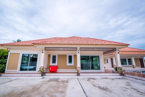 Villa in Hua Hin, Thailand 4 bedrooms № 171232 - photo 14