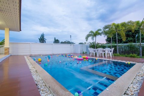 Villa in Hua Hin, Thailand 4 bedrooms № 171232 - photo 17