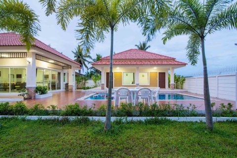 Villa in Hua Hin, Thailand 4 bedrooms № 171232 - photo 26