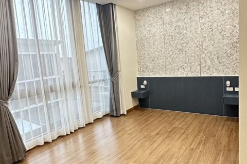 Дом в Суан Луанге, Бангкок, Таиланд с 4 спальнями  № 173722 - фото 19