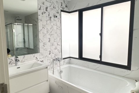 Дом в Суан Луанге, Бангкок, Таиланд с 4 спальнями  № 173722 - фото 14