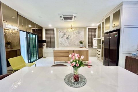 Maison à Bang Kaeo, Thaïlande 5 chambres № 173728 - photo 2