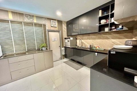 Maison à Bang Kaeo, Thaïlande 5 chambres № 173728 - photo 5