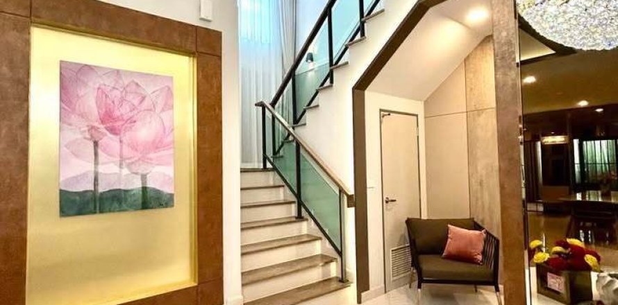 Maison à Bang Kaeo, Thaïlande 5 chambres № 173728