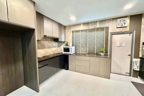 Maison à Bang Kaeo, Thaïlande 5 chambres № 173728 - photo 8