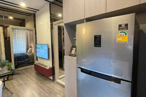Condo in Bangkok, Thailand, 1 bedroom  № 120198 - photo 2