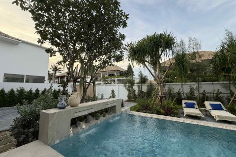 Вилла в Хуа Хине, Таиланд с 4 спальнями  № 147795 - фото 17