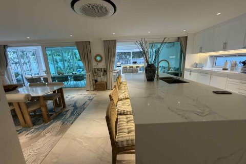 Вилла в Хуа Хине, Таиланд с 4 спальнями  № 147795 - фото 11