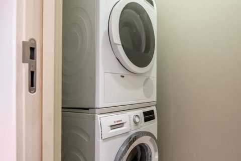 Condo in Bangkok, Thailand, 2 bedrooms  № 143175 - photo 20