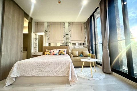 Condo in Bangkok, Thailand, 1 bedroom  № 143177 - photo 1