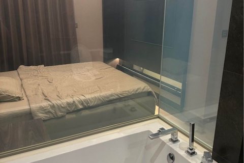 Condo in Bangkok, Thailand, 2 bedrooms  № 143174 - photo 13