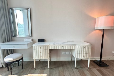 Condo in Bangkok, Thailand, 2 bedrooms  № 143176 - photo 11