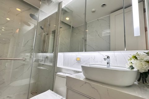 Condo in Bangkok, Thailand, 2 bedrooms  № 143176 - photo 22