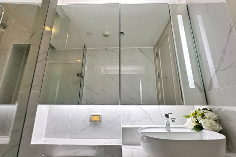 Condo in Bangkok, Thailand, 2 bedrooms  № 143176 - photo 23