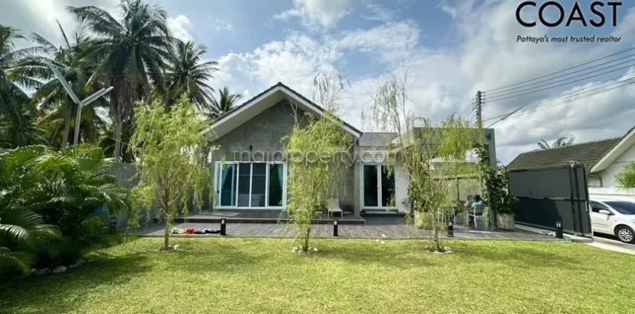 Casa de 3 dormitorios en Pattaya, Tailandia № 213093