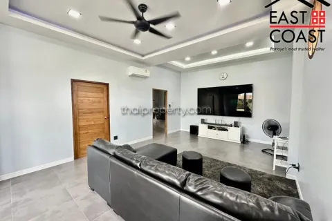 Casa de 3 dormitorios en Pattaya, Tailandia № 213093 - foto 6
