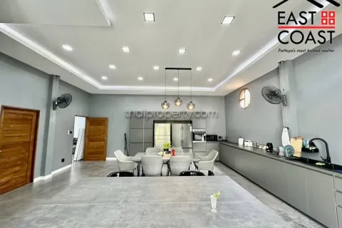 Casa de 3 dormitorios en Pattaya, Tailandia № 213093 - foto 9