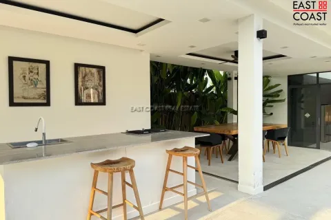 Casa de 4 dormitorios en Pattaya, Tailandia № 213091 - foto 8