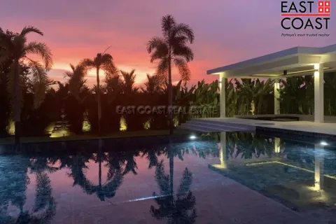 Casa de 4 dormitorios en Pattaya, Tailandia № 213091 - foto 13