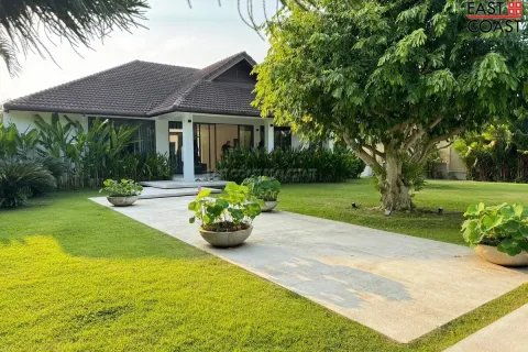 Casa de 4 dormitorios en Pattaya, Tailandia № 213091 - foto 21