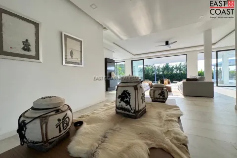 Casa de 4 dormitorios en Pattaya, Tailandia № 213091 - foto 7