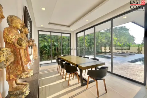 Casa de 4 dormitorios en Pattaya, Tailandia № 213091 - foto 10