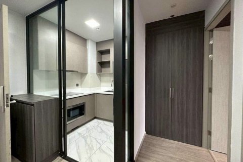 Condo à Huai Khwang, Bangkok, Thaïlande, 2 chambres  № 136044 - photo 8