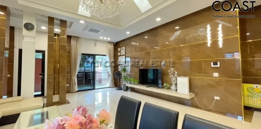 Casa de 3 dormitorios en Pattaya, Tailandia № 212988