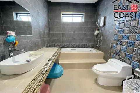 Casa de 3 dormitorios en Pattaya, Tailandia № 212988 - foto 11