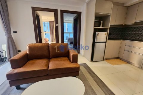 Condo in Pattaya, Thailand, 2 bedrooms  № 204633 - photo 3