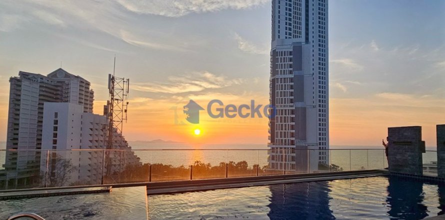 Condo in Pattaya, Thailand, 2 bedrooms  № 204633