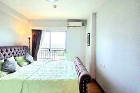 Кондоминиум с 2 спальнями в Хуай Кванге, Бангкок, Таиланд № 158410 - фото 3