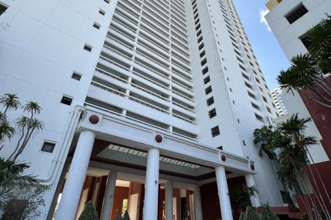 Studio dans le Condo à Pattaya, Thaïlande  № 158407 - photo 4