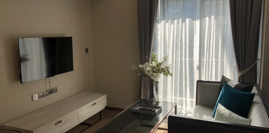 Studio in the Condo in Pathum Wan, Bangkok, Thailand № 158413