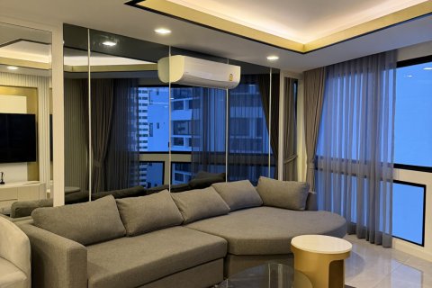 Condo à Khlong Toei, Bangkok, Thaïlande, 3 chambres № 164606 - photo 7