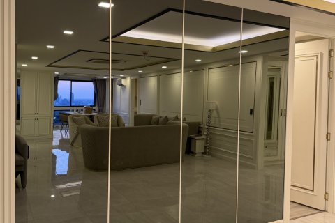 Condo à Khlong Toei, Bangkok, Thaïlande, 3 chambres № 164606 - photo 10