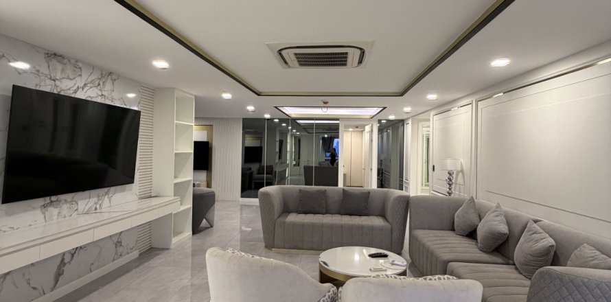 Condo à Khlong Toei, Bangkok, Thaïlande, 3 chambres № 164606