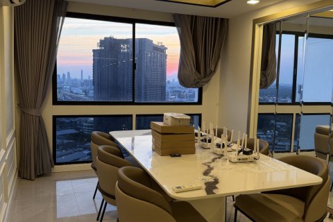 Condo à Khlong Toei, Bangkok, Thaïlande, 3 chambres № 164606 - photo 18