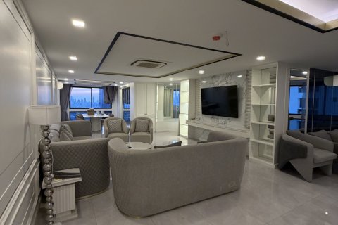 Condo à Khlong Toei, Bangkok, Thaïlande, 3 chambres № 164606 - photo 5